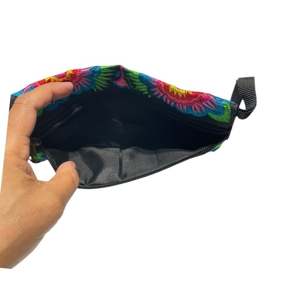 Sabai Jai Floral Embroidered Boho Clutch - Handmade Ethnic Flower Wristlet Purse - Picture 4 of 7